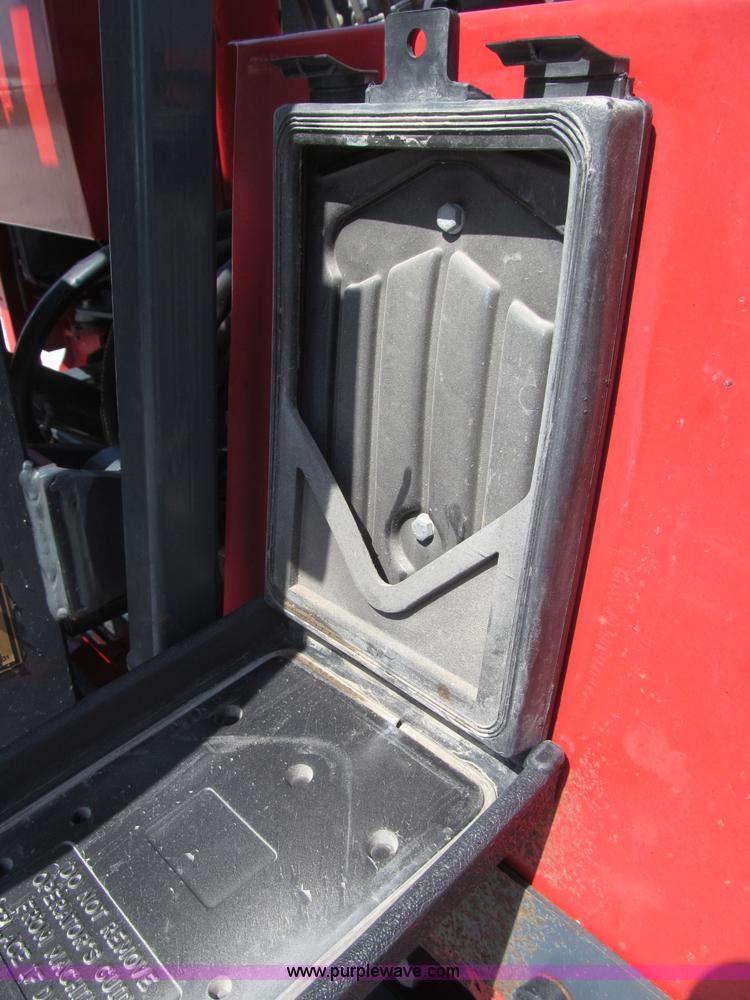 image for item B5136 2004 Moffett M5500RT forklift