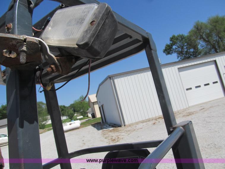 image for item B5136 2004 Moffett M5500RT forklift