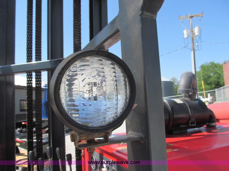 image for item B5136 2004 Moffett M5500RT forklift