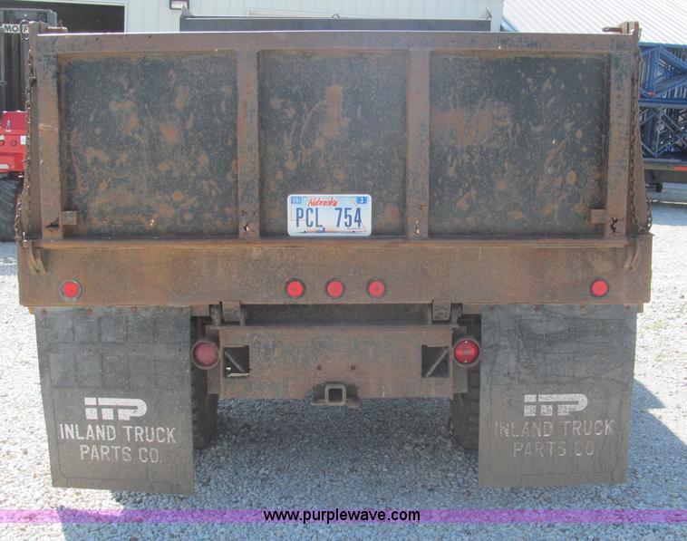 image for item B5137 1976 Ford F500 single axle dump truck