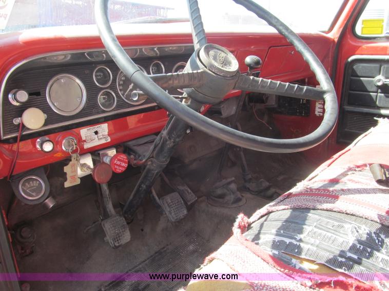 image for item B5137 1976 Ford F500 single axle dump truck