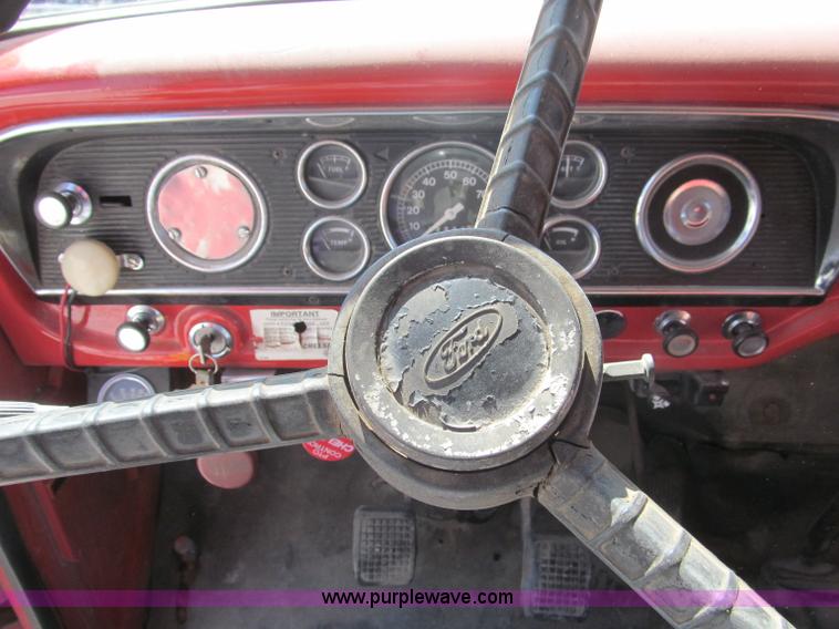 image for item B5137 1976 Ford F500 single axle dump truck