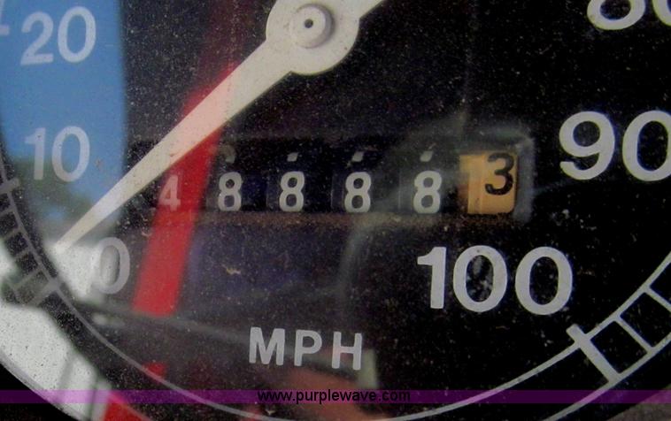 image for item B5137 1976 Ford F500 single axle dump truck