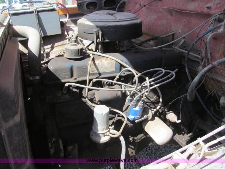 image for item B5137 1976 Ford F500 single axle dump truck