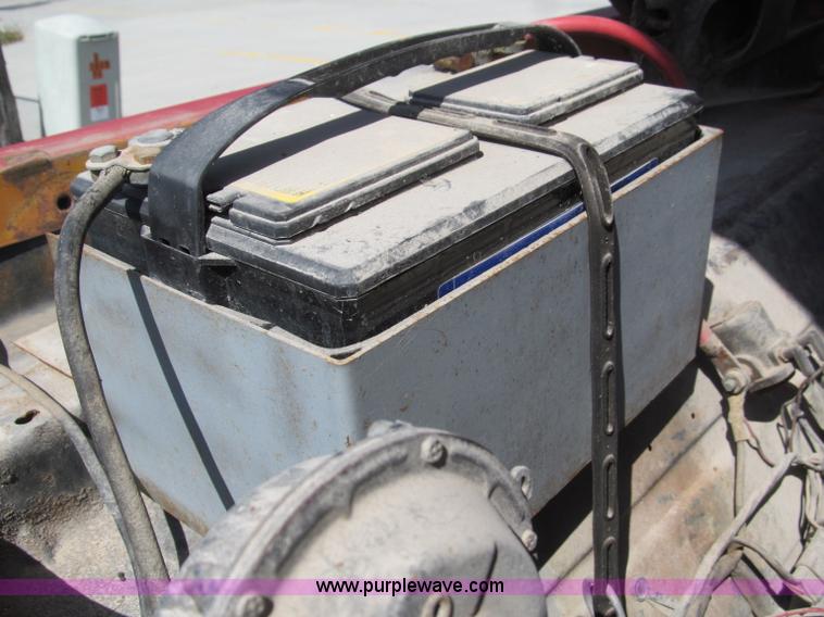 image for item B5137 1976 Ford F500 single axle dump truck