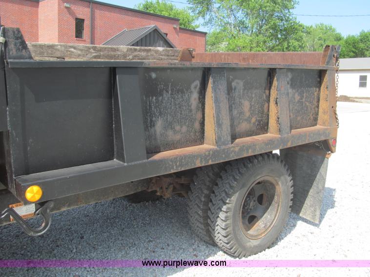 image for item B5137 1976 Ford F500 single axle dump truck