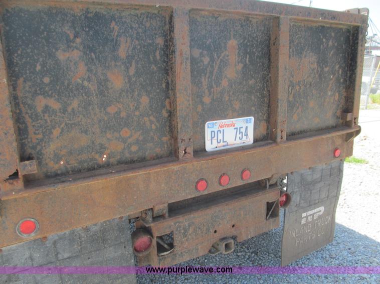 image for item B5137 1976 Ford F500 single axle dump truck