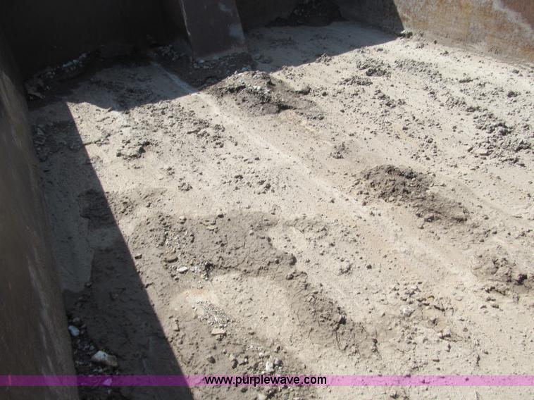 image for item B5137 1976 Ford F500 single axle dump truck