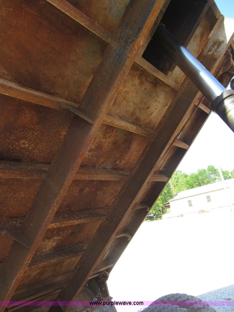 image for item B5137 1976 Ford F500 single axle dump truck