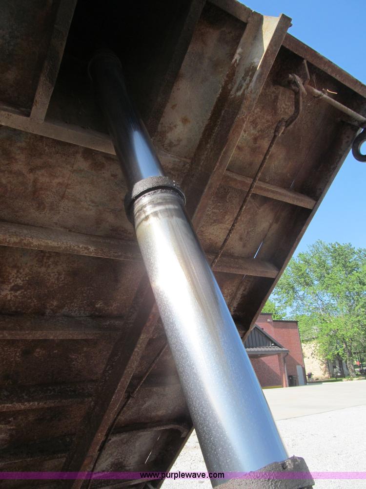 image for item B5137 1976 Ford F500 single axle dump truck