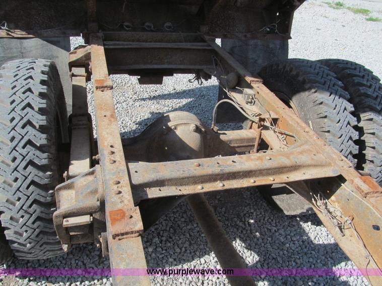 image for item B5137 1976 Ford F500 single axle dump truck