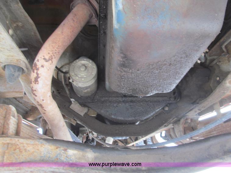 image for item B5137 1976 Ford F500 single axle dump truck