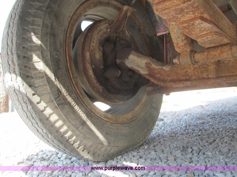 image for item B5137 1976 Ford F500 single axle dump truck