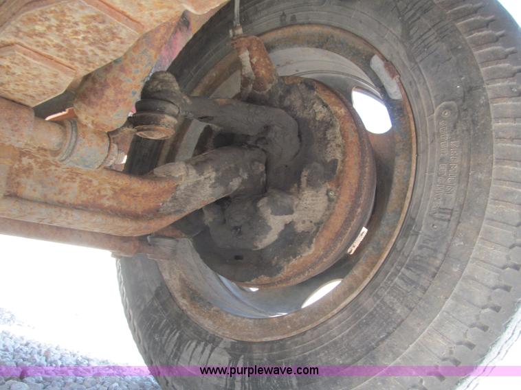 image for item B5137 1976 Ford F500 single axle dump truck