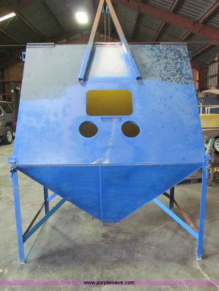 image for item B5138 Shop sandblasting cabinet
