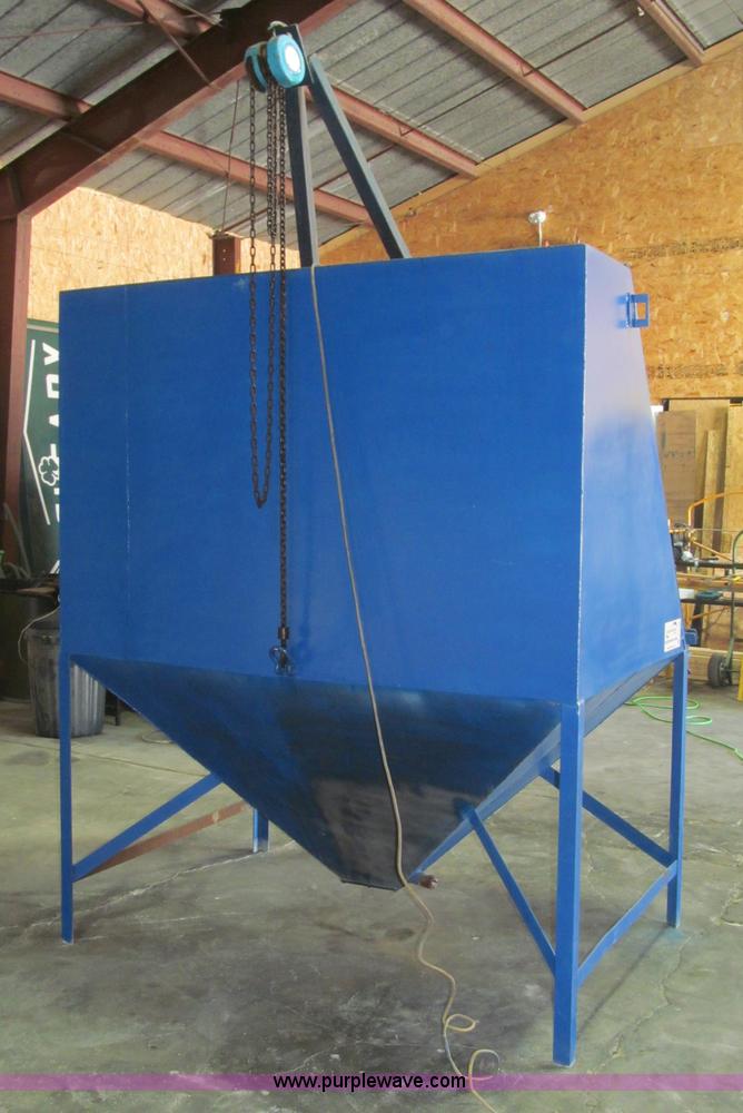 image for item B5138 Shop sandblasting cabinet
