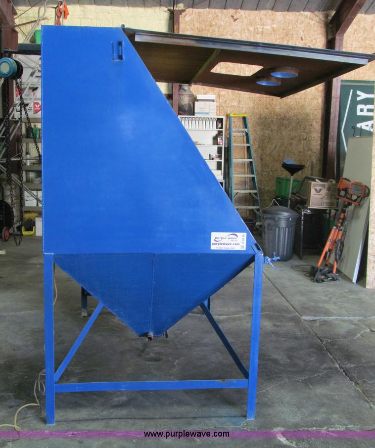 image for item B5138 Shop sandblasting cabinet