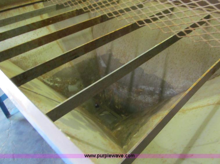 image for item B5138 Shop sandblasting cabinet