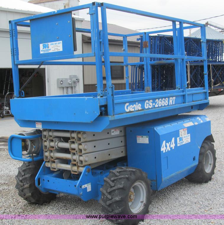 image for item B5140 2000 Genie 2668 scissor lift
