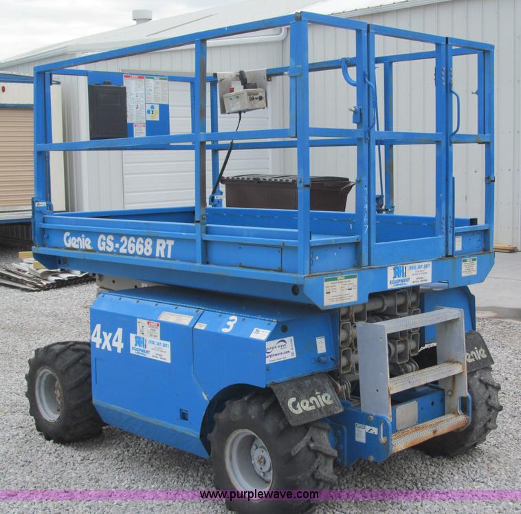 image for item B5140 2000 Genie 2668 scissor lift