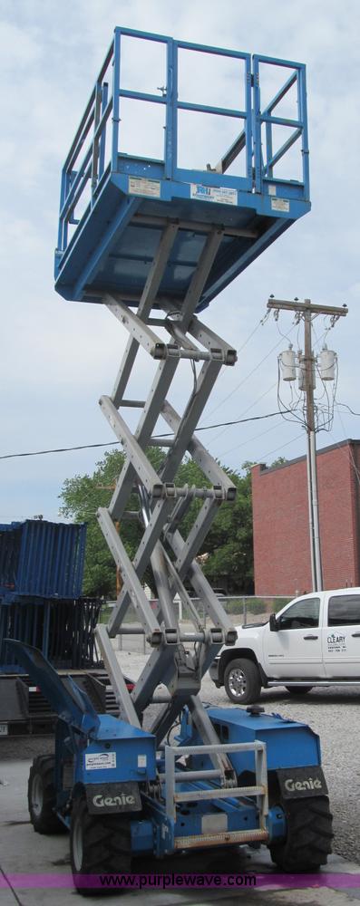 image for item B5140 2000 Genie 2668 scissor lift