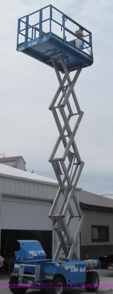 image for item B5140 2000 Genie 2668 scissor lift