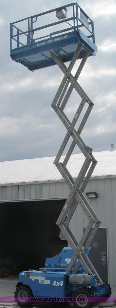image for item B5140 2000 Genie 2668 scissor lift
