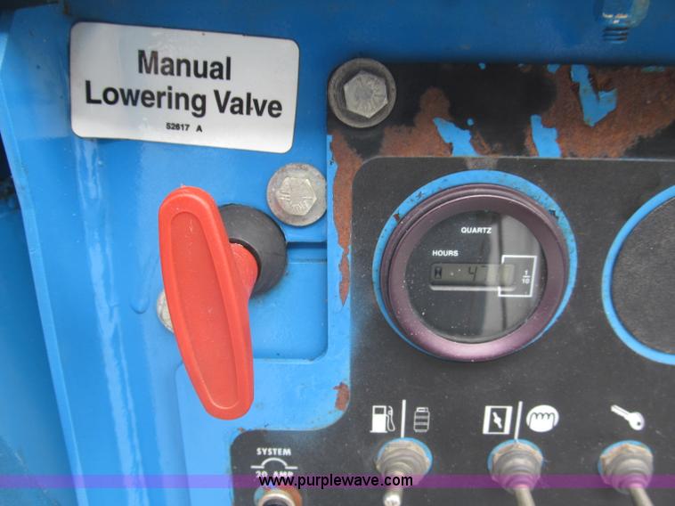 image for item B5140 2000 Genie 2668 scissor lift