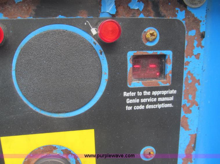 image for item B5140 2000 Genie 2668 scissor lift