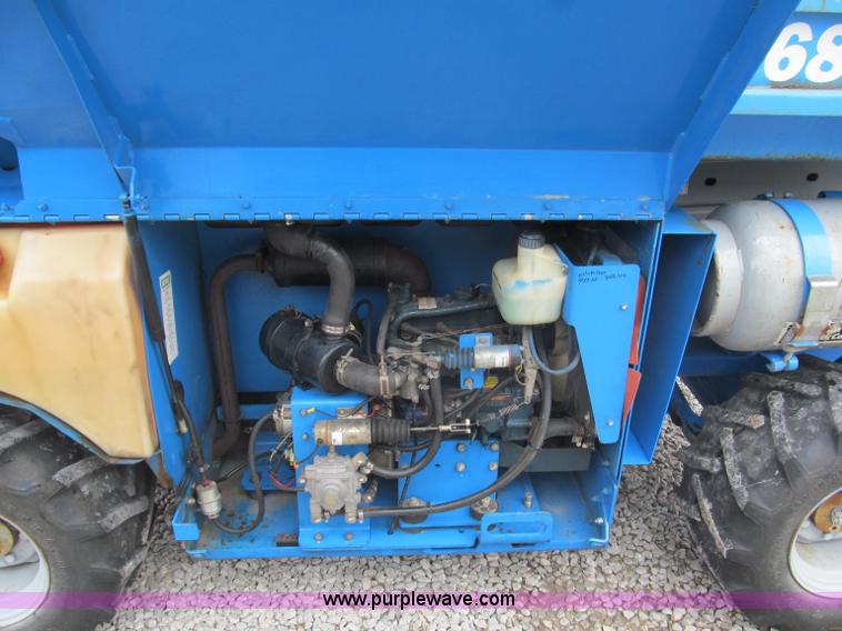 image for item B5140 2000 Genie 2668 scissor lift