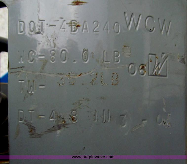 image for item B5140 2000 Genie 2668 scissor lift