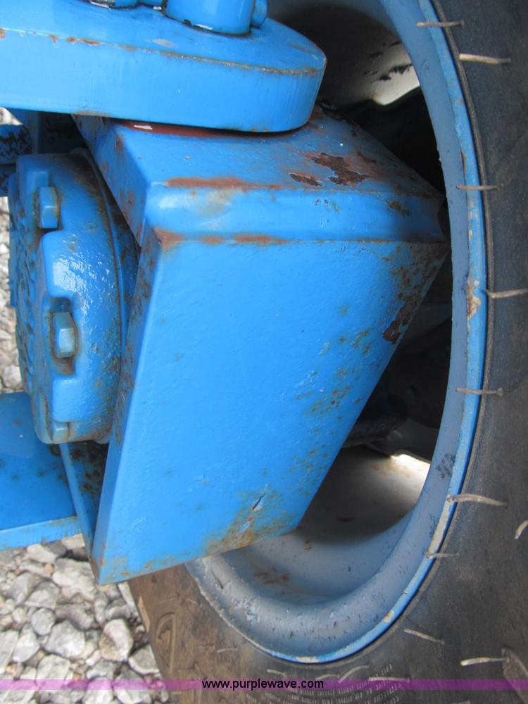 image for item B5140 2000 Genie 2668 scissor lift