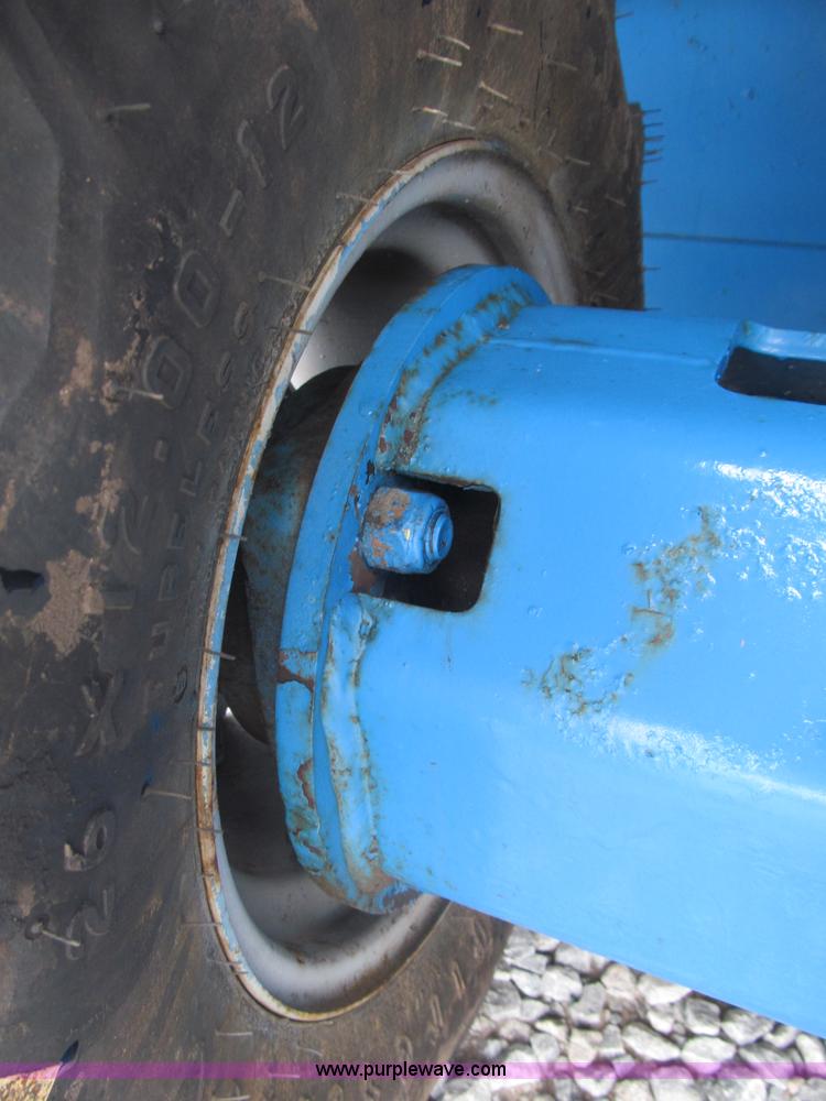 image for item B5140 2000 Genie 2668 scissor lift