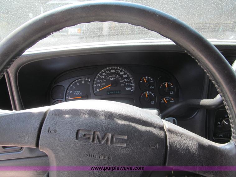 image for item B5145 2004 GMC 3500 SLE crew cab flatbed pickup truck