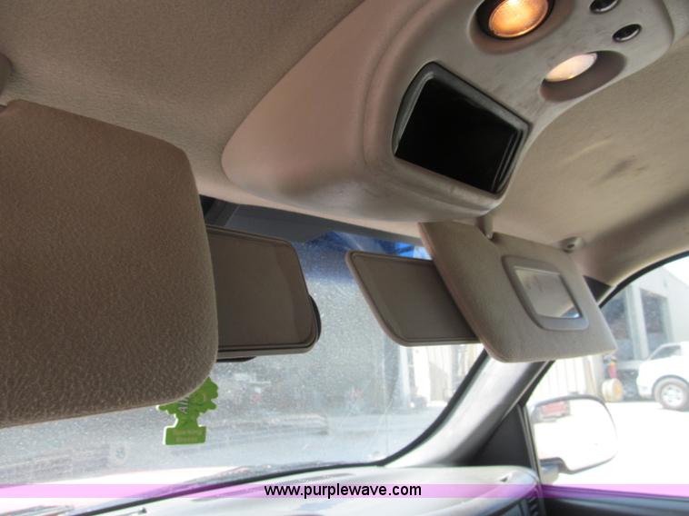 image for item B5145 2004 GMC 3500 SLE crew cab flatbed pickup truck