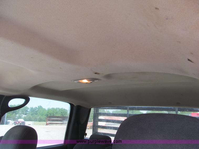 image for item B5145 2004 GMC 3500 SLE crew cab flatbed pickup truck