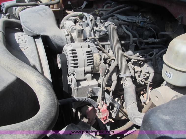 image for item B5145 2004 GMC 3500 SLE crew cab flatbed pickup truck