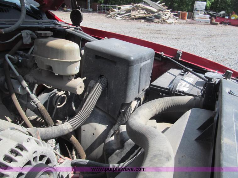 image for item B5145 2004 GMC 3500 SLE crew cab flatbed pickup truck