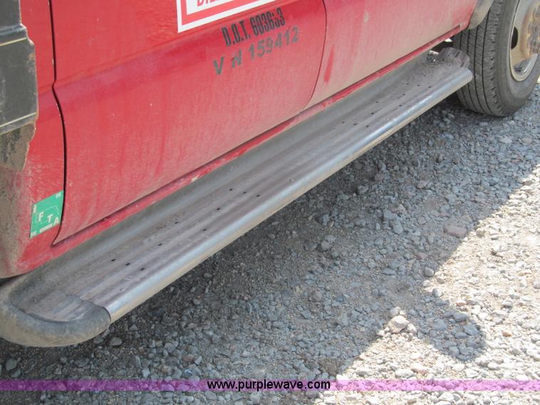 image for item B5145 2004 GMC 3500 SLE crew cab flatbed pickup truck