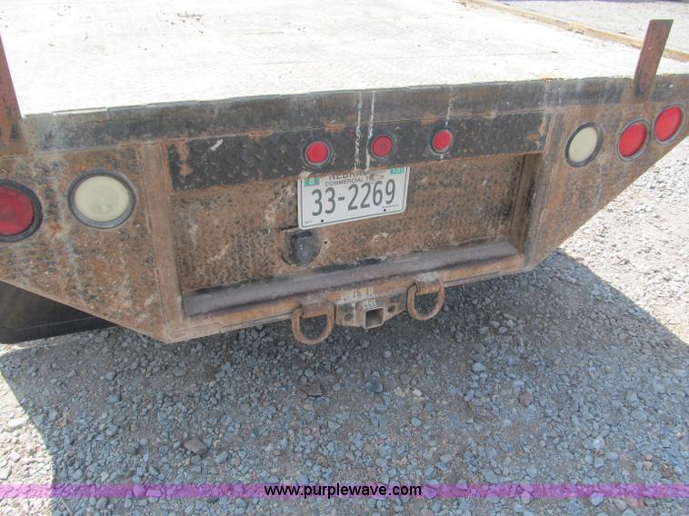 image for item B5145 2004 GMC 3500 SLE crew cab flatbed pickup truck