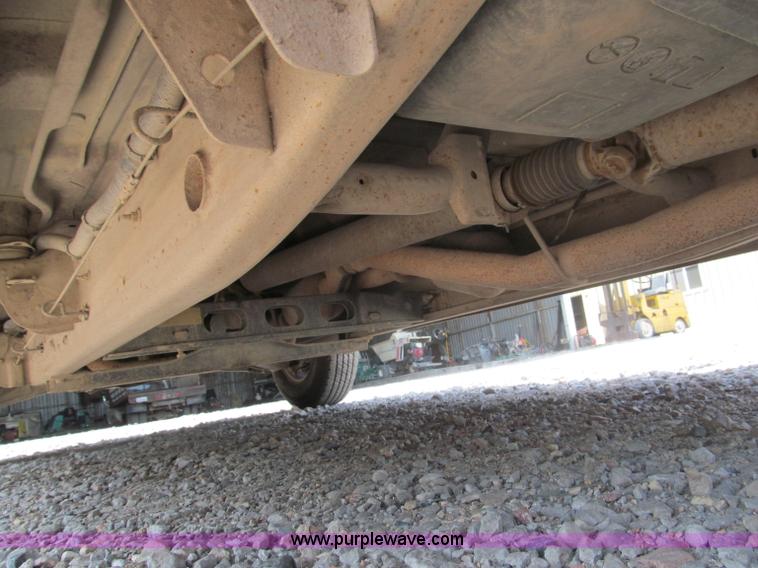 image for item B5145 2004 GMC 3500 SLE crew cab flatbed pickup truck