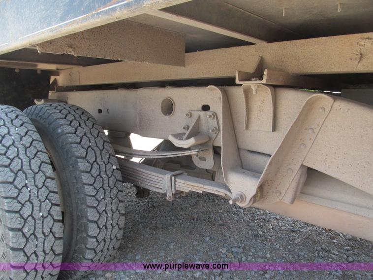 image for item B5145 2004 GMC 3500 SLE crew cab flatbed pickup truck