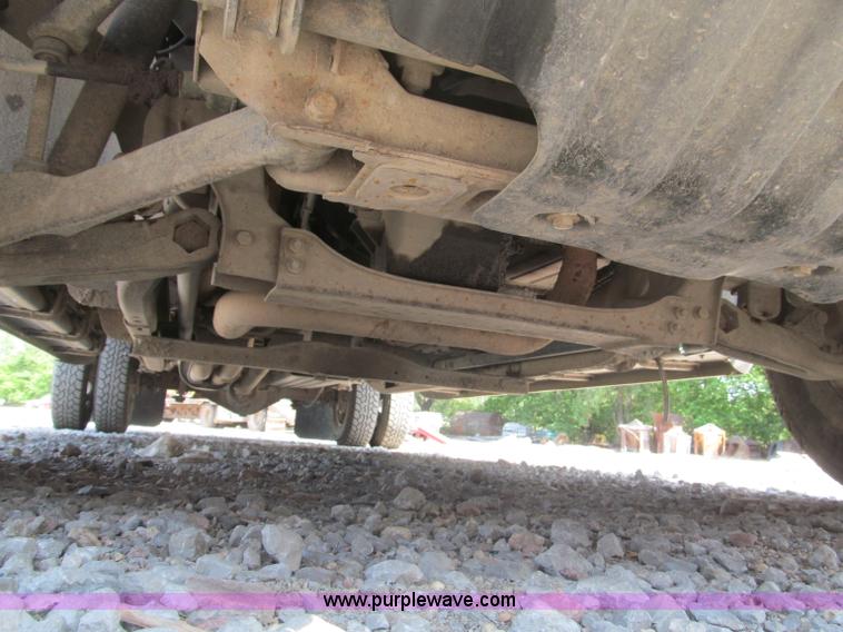 image for item B5145 2004 GMC 3500 SLE crew cab flatbed pickup truck