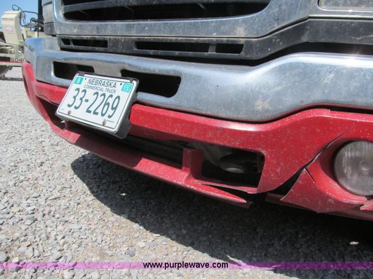 image for item B5145 2004 GMC 3500 SLE crew cab flatbed pickup truck