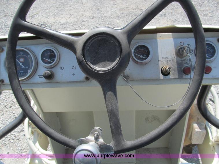 image for item B5146 1987 Ingersoll Rand SD40 pad foot roller