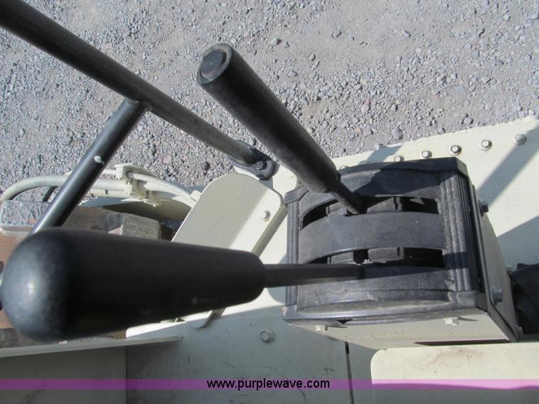 image for item B5146 1987 Ingersoll Rand SD40 pad foot roller