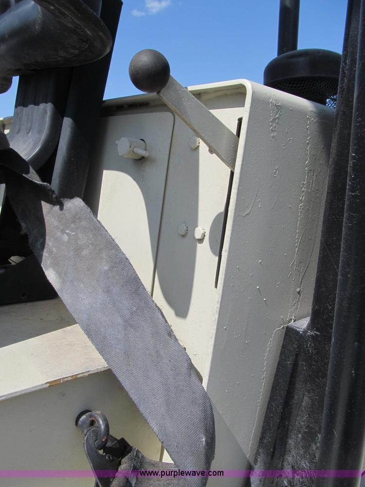 image for item B5146 1987 Ingersoll Rand SD40 pad foot roller