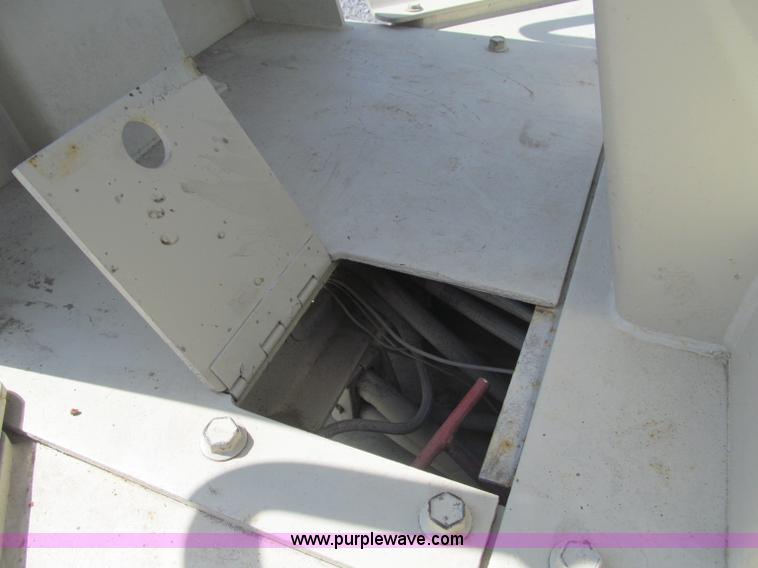 image for item B5146 1987 Ingersoll Rand SD40 pad foot roller