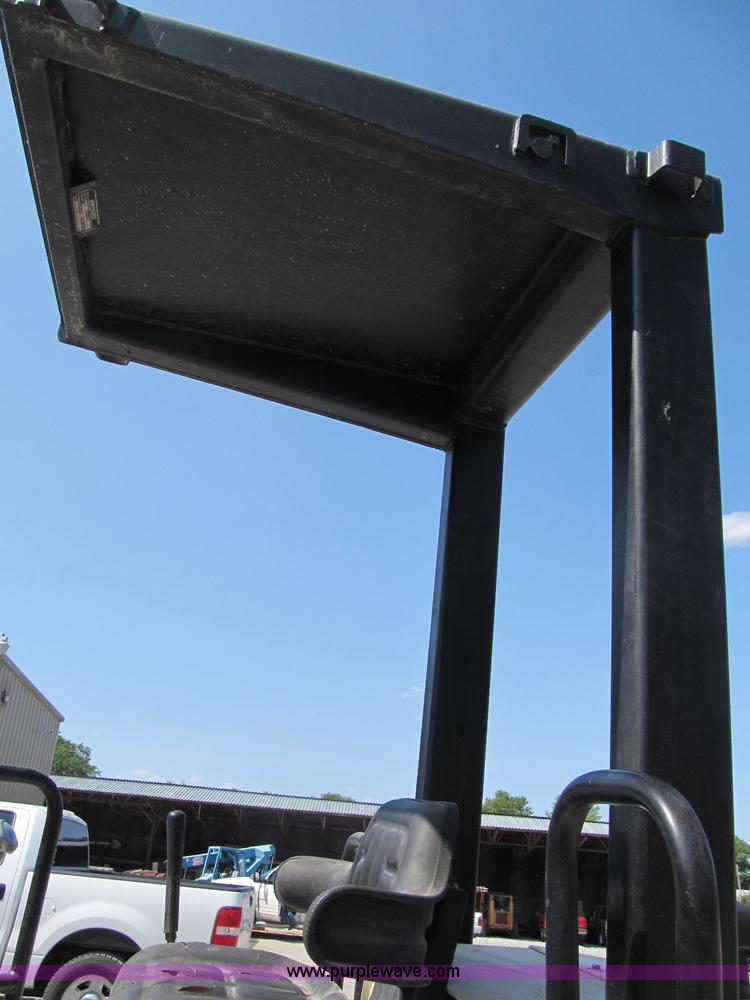 image for item B5146 1987 Ingersoll Rand SD40 pad foot roller