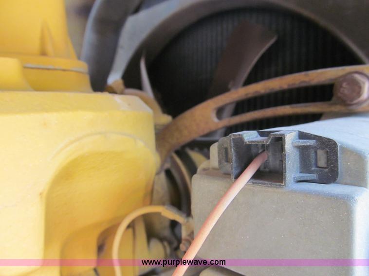 image for item B5146 1987 Ingersoll Rand SD40 pad foot roller